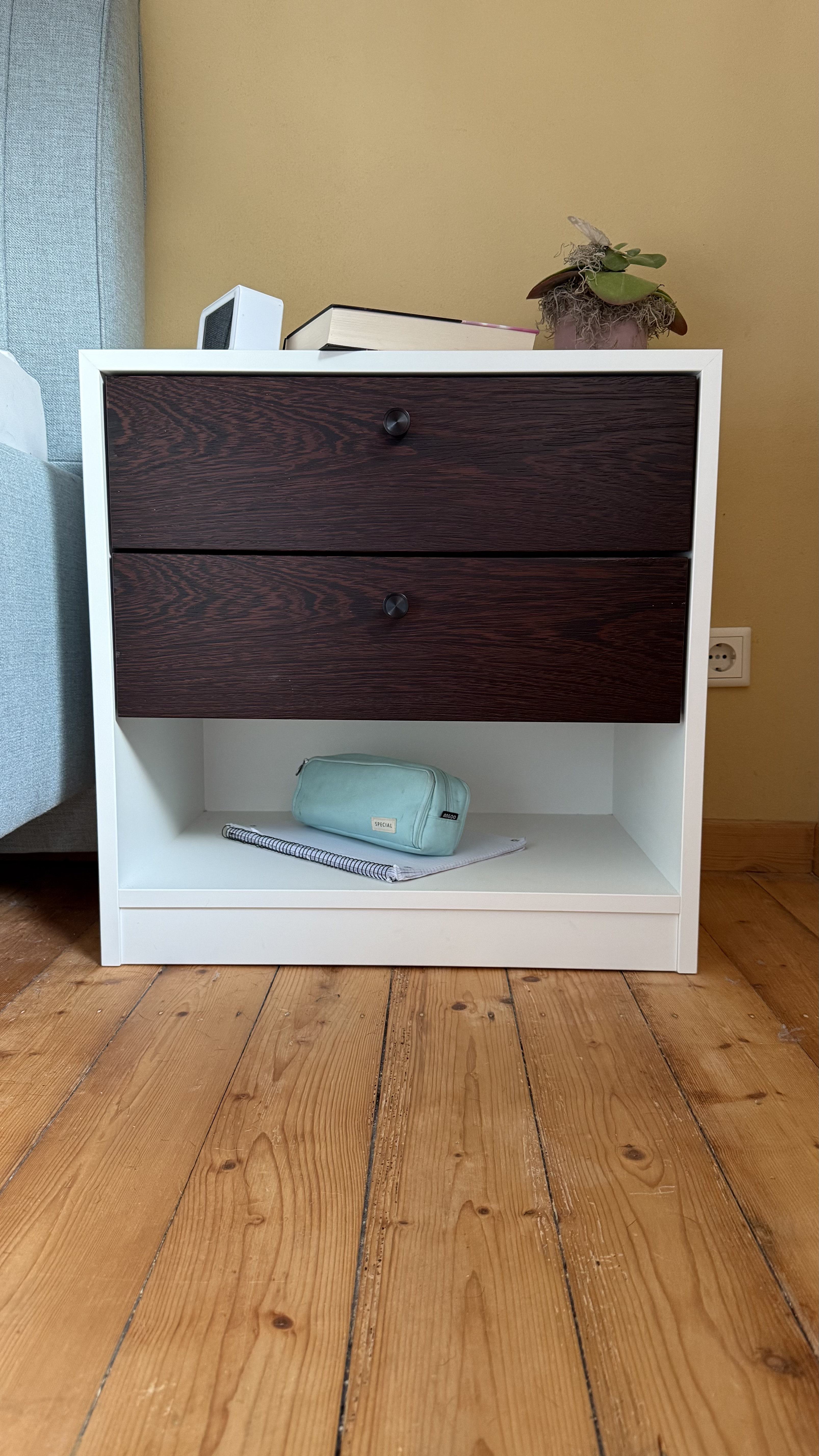 Nachtschränkchen passend zum Kleiderschrank