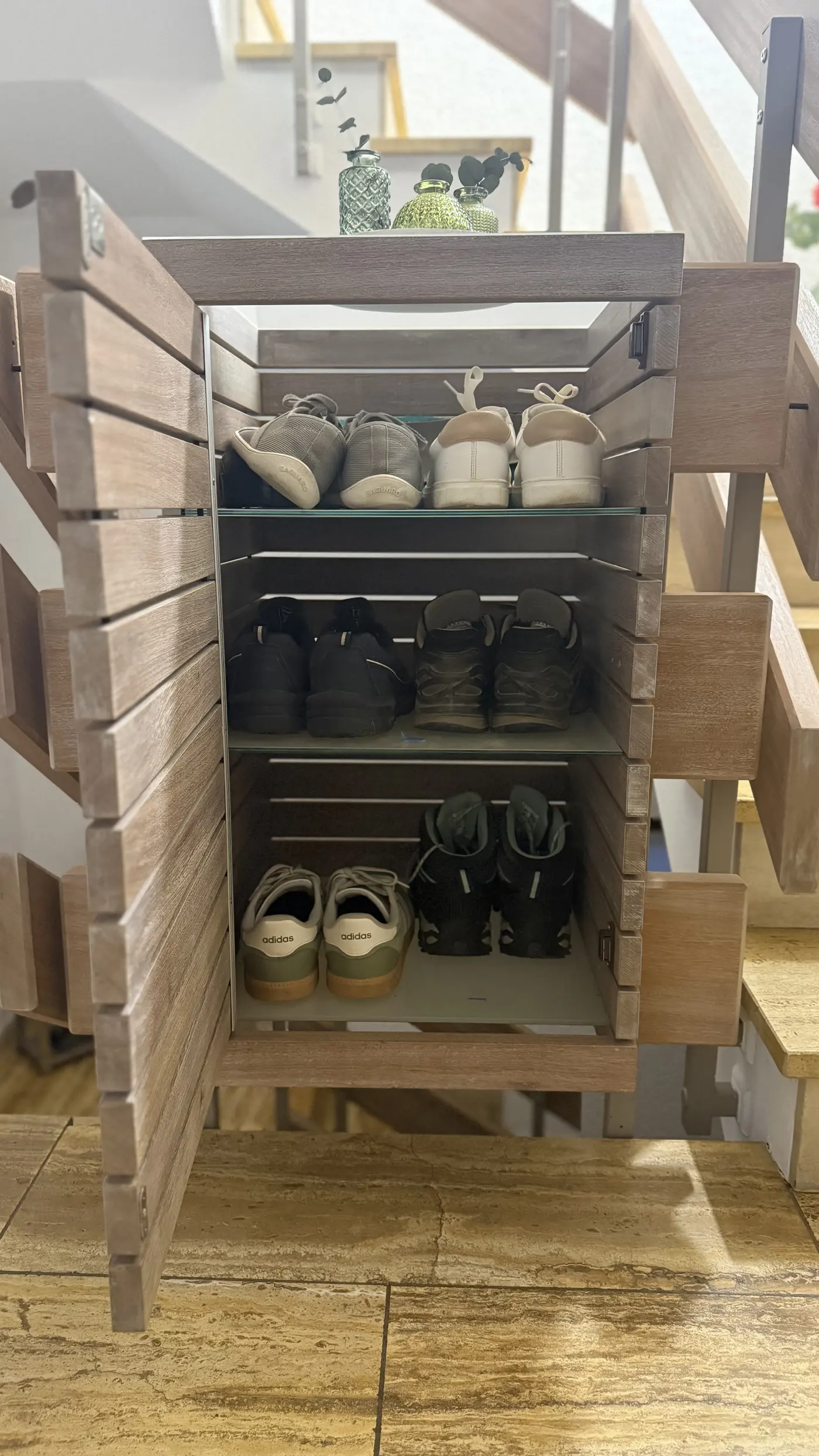 Flurschrank im Treppenhaus - Ansicht 1